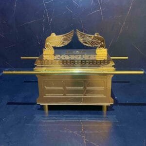 Urna em Acrílico Dourado Arca da Aliança